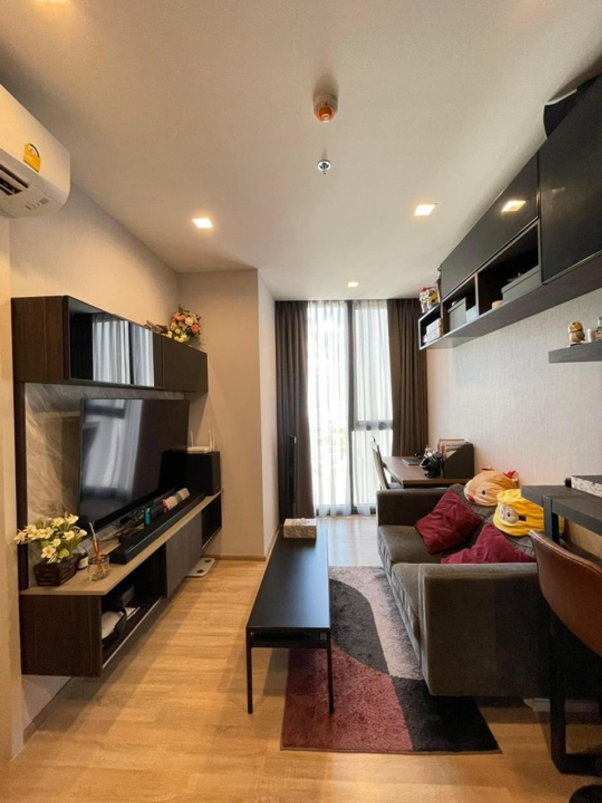 For SaleCondoSapankwai,Jatujak : ❤️❤️❤️ Condo The Line Phahonyothin-Pradipat - near BTS Saphan Khwai - 1 bedroom 34 sq m. Condo near BTS Saphan Khwai with Street Food 200 meters long in front of the condo, the most abundant in this area ✅ 1 bedroom 34 sq m. (closed kitchen, Walk-in close