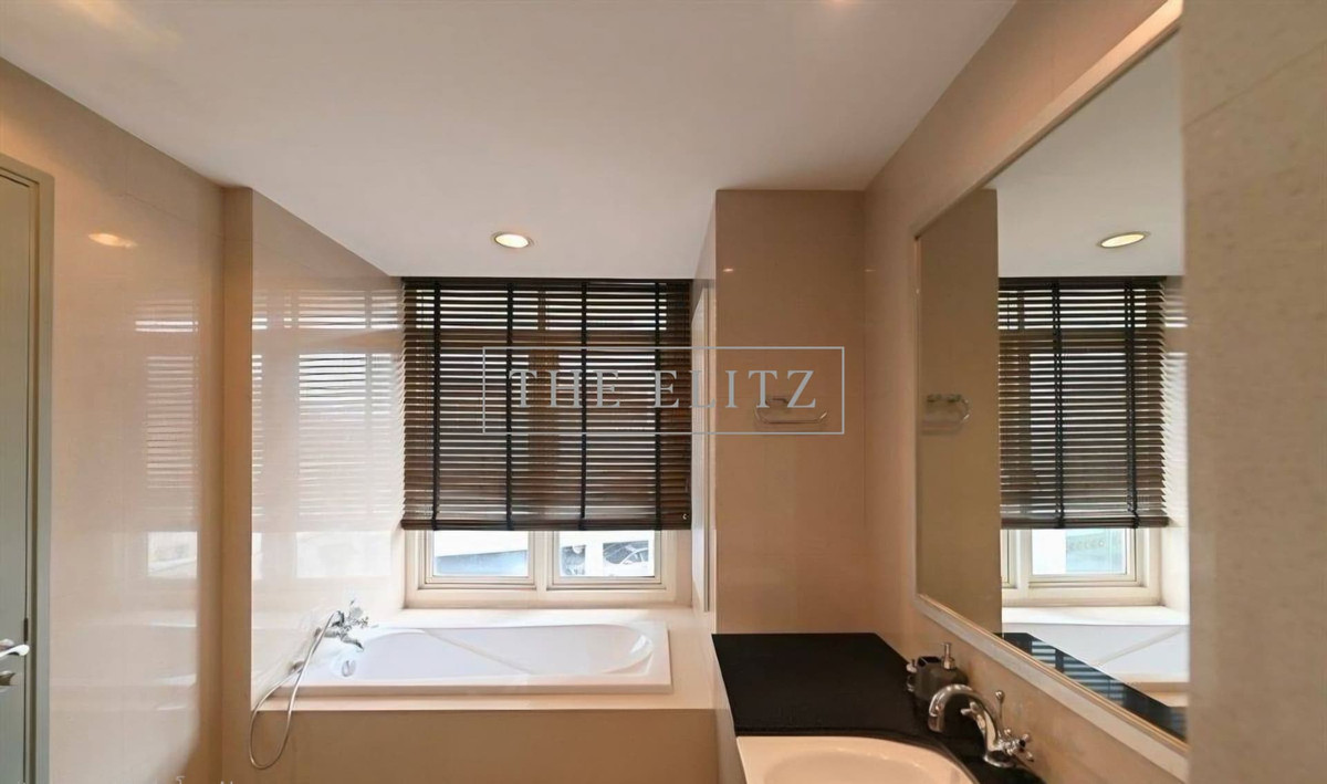 For RentCondoSukhumvit, Asoke, Thonglor : 💥 Condo for rent, Hampton Thonglor 10, good price, high floor, beautiful view 💯 Convenient transportation, near BTS-Thonglor 🚄