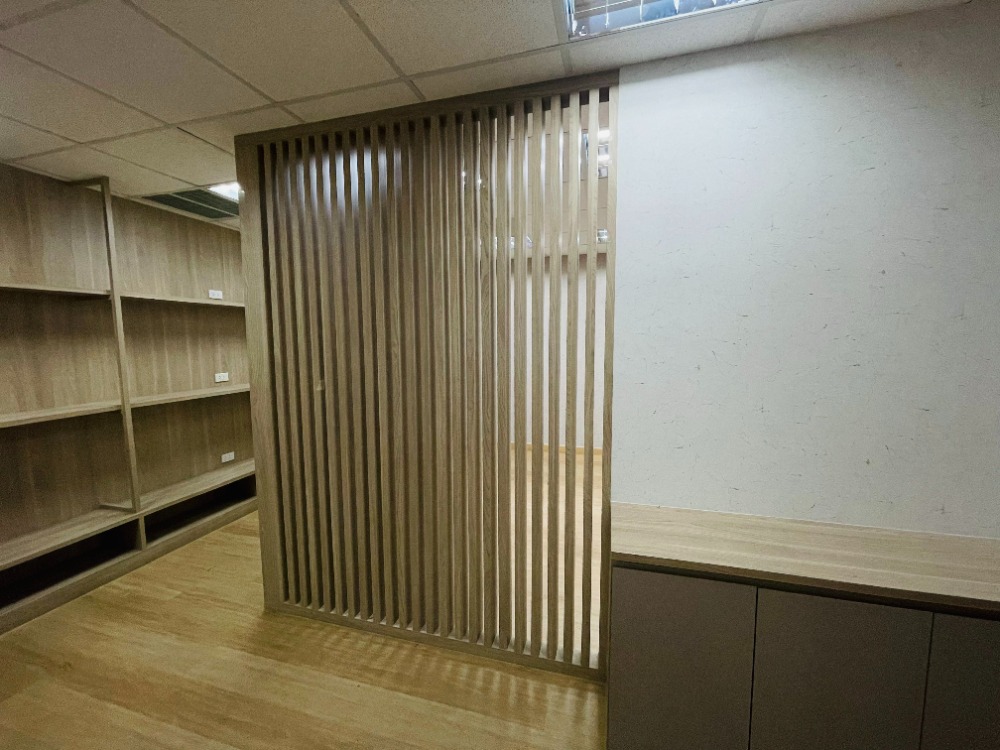 For RentOfficeRatchadapisek, Huaikwang, Suttisan : Office area for rent at Ratchadaphisek Olympia Thai Tower Olympia Thai Tower, 21st floor, 229 sqm.178,620 baht/month 