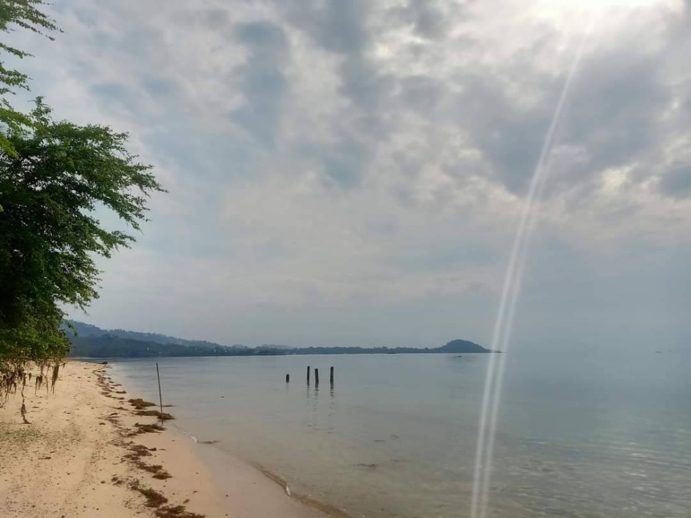 For SaleLandKoh Samui, Surat Thani : S-LSSB101 Land for sale, Sunset Beach (land on Koh Samui), total area of ​​2 plots connected, 4 rai, 3 ngan, 42 sq m, 145 million, 064-959-8900