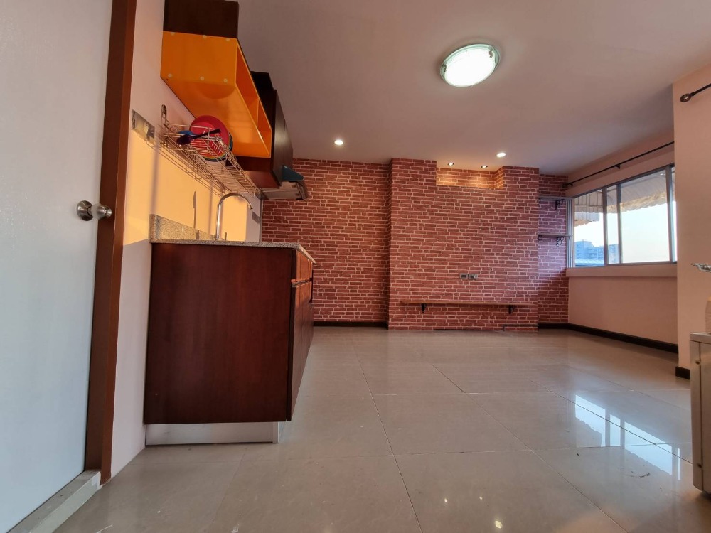 ขายคอนโดโชคชัย4 ลาดพร้าว71 : S-AKLP102 ขาย คอนโด อัสสกาญจน์ เพลส ลาดพร้าว 85 ชั้น8 วิวเมือง 49.35ตรม. 1นอน 1น้ำ 2.88 ล้าน 064-959-8900