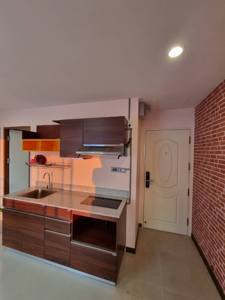 ขายคอนโดโชคชัย4 ลาดพร้าว71 : S-AKLP102 ขาย คอนโด อัสสกาญจน์ เพลส ลาดพร้าว 85 ชั้น8 วิวเมือง 49.35ตรม. 1นอน 1น้ำ 2.88 ล้าน 064-959-8900