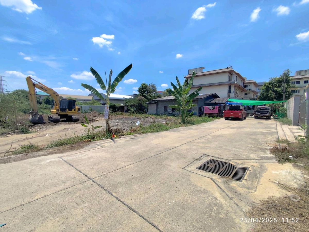 For SaleLandBang kae, Phetkasem : Urgent land filling That is beautiful in Omnoi area Near the economy, directly on the road, the owner Welcome all conditions