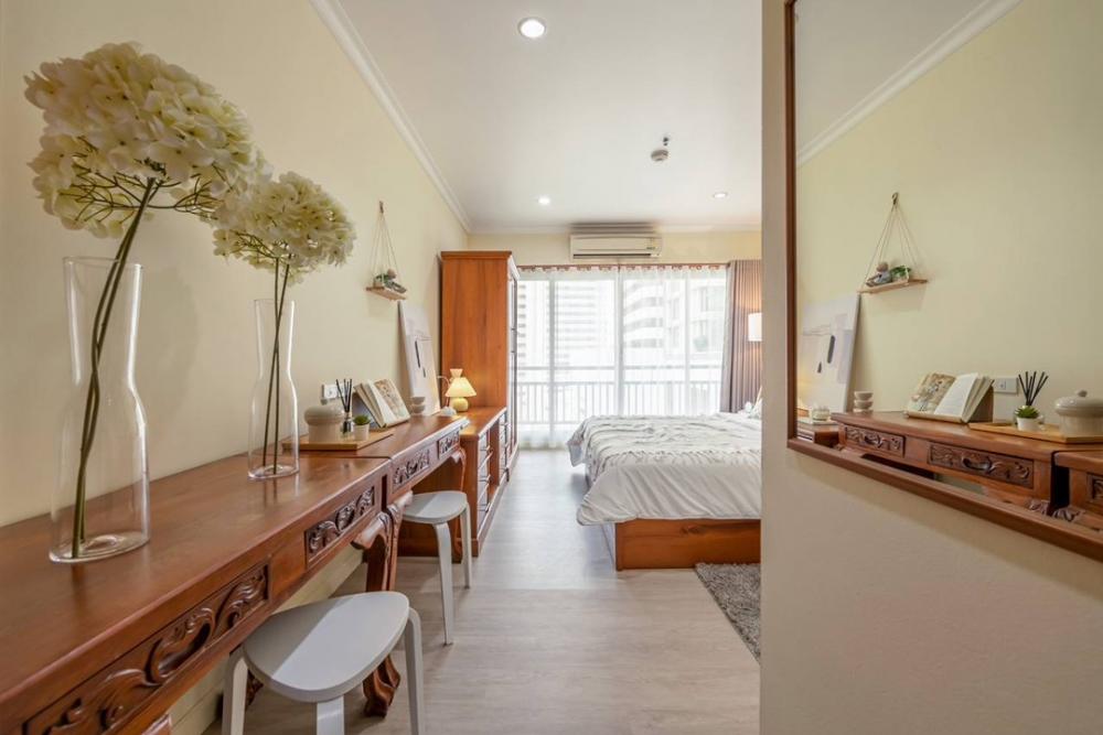 For RentCondoSukhumvit, Asoke, Thonglor : Condo 1 bedroom, 1 bathroom, opposite SWU, 37 sq m., near MRT Sukhumvit, BTS Asoke, fully furnished and appliances, ready to move in. Interested, contact +66 66 115 9191