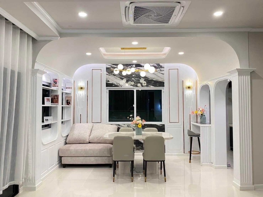 ขายบ้านนวมินทร์ รามอินทรา : S-GORW101 ขาย บ้านเดี่ยว แกรนด์ บริทาเนีย วงแหวน รามอินทรา 2ชั้น  ขนาด 52.2ตรว. พื้นที่ใช้สอย 180ตรม. 4นอน 3น้ำ 8.5 ล้าน 064-959-8900