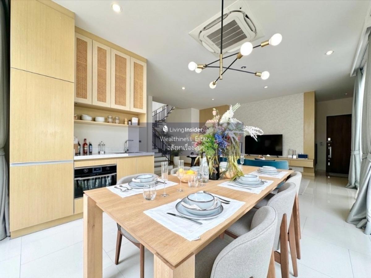 For SaleHousePattanakan, Srinakarin : For sale: luxury house, Areie Srinakarin housing project, Krungthep Kreetha. Starting price 18.9 million - 50 million. Size 313 sq m - 434 sq m. On Krungthep Kreetha Road. Interested? Make an appointment to view at 0808144488.