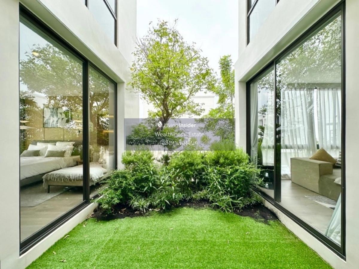 For SaleHousePattanakan, Srinakarin : House near an international school, on the road, Bangkok Kreetha, large size, lots of usable space, good value for money 18,990,000, interested in making an appointment to view 0808144488