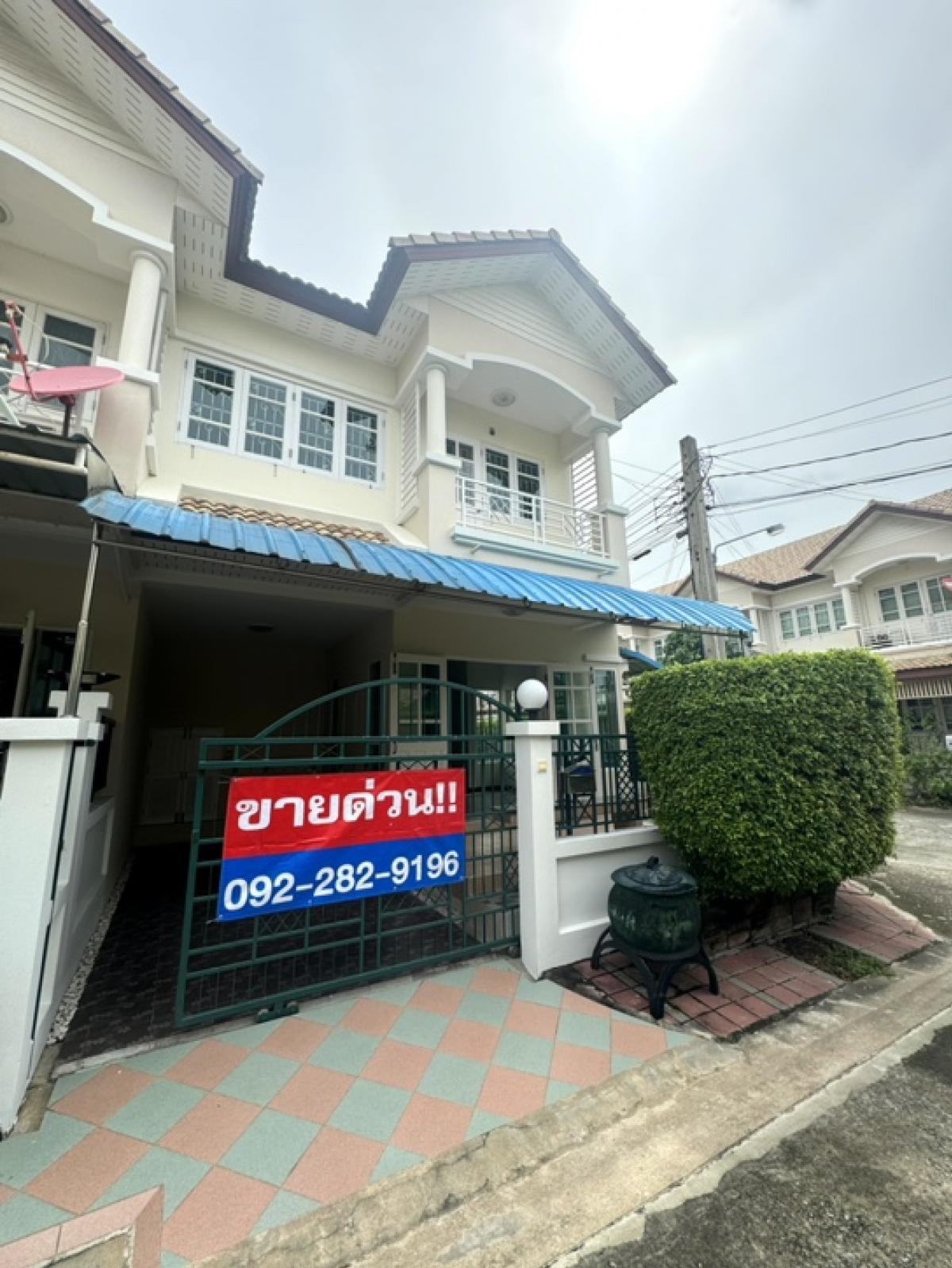 For SaleTownhomeRama5, Ratchapruek, Bangkruai : Best seller, Dream Place Village, 2-storey townhouse, Ratchaphruek ~ Taling Chan, renovated (new), very beautiful, very good feng shui, corner house, Suan Phak 32, many entrances and exits, call 0922829196.