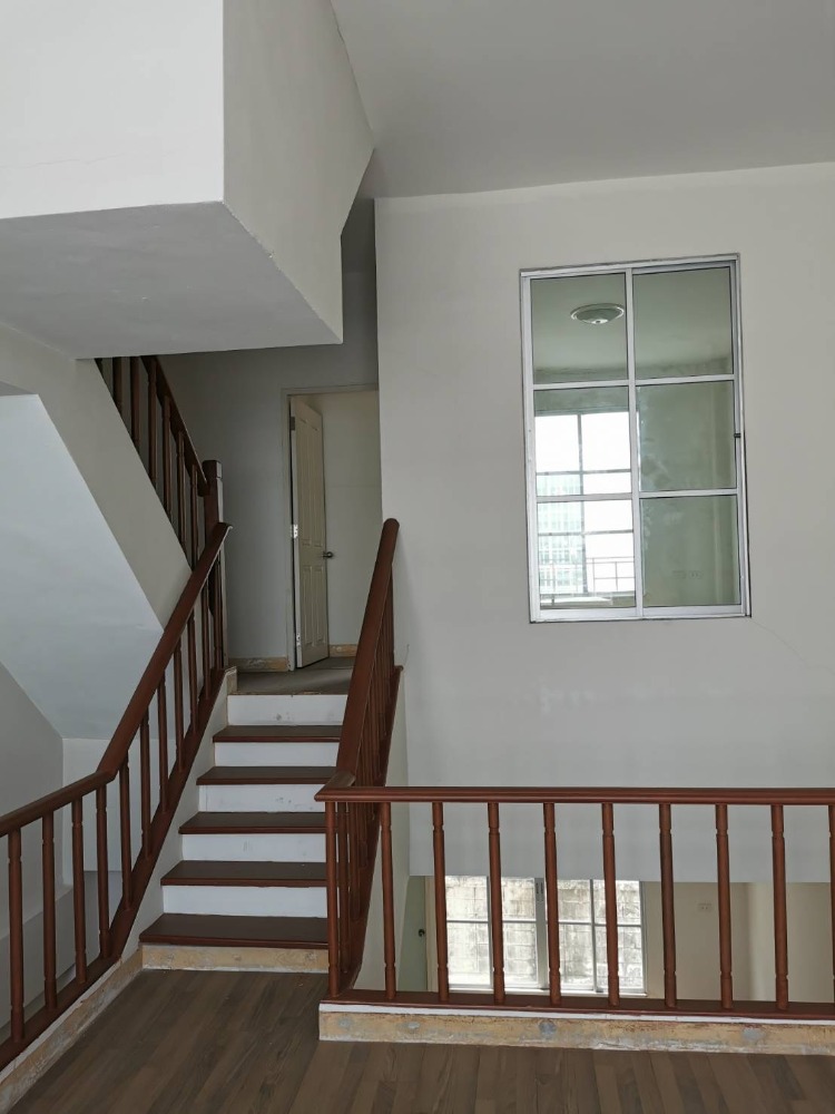 ขายทาวน์โฮมโชคชัย4 ลาดพร้าว71 : บ้านกลางเมือง ลาดพร้าว - โชคชัย 4 / 3 ห้องนอน (ขาย), Baan Klang Muang Ladprao - Chokchai 4 / 3 Bedrooms (FOR SALE) TPM127