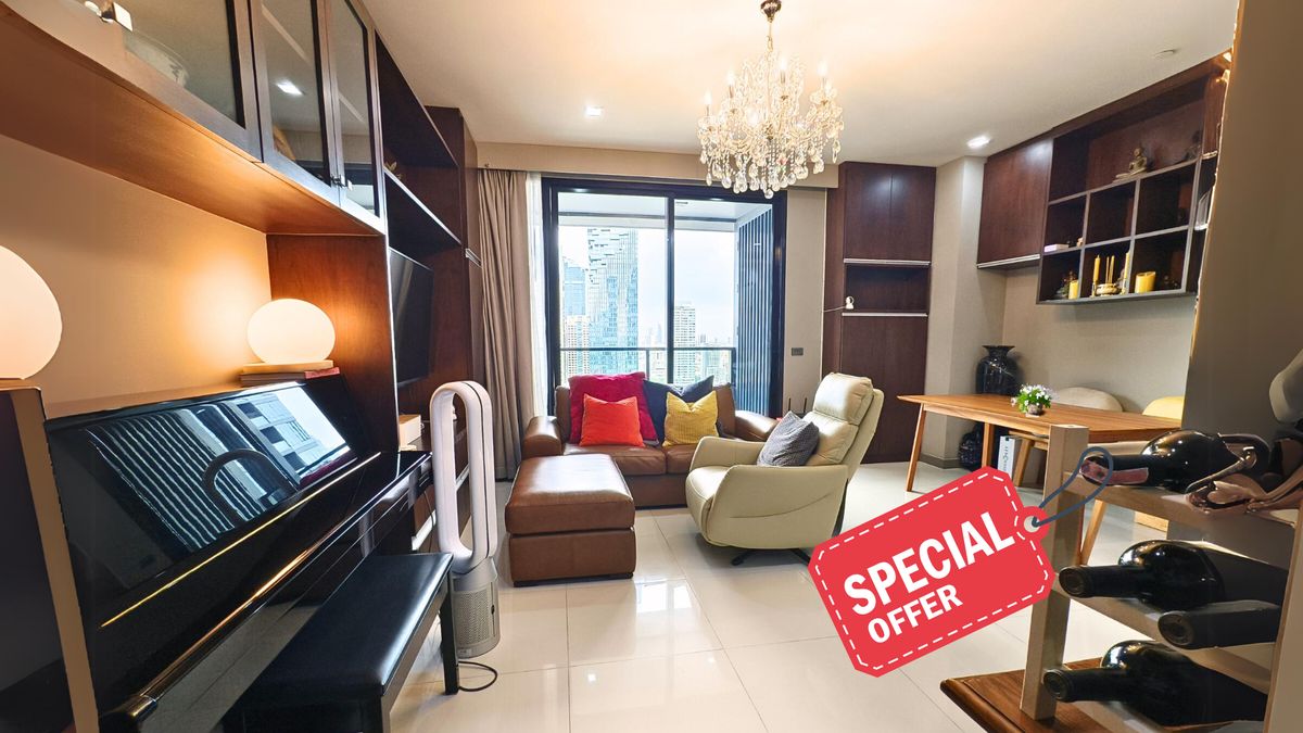 For SaleCondoSilom, Saladaeng, Bangrak : For sale, luxury condo on Narathiwat Road, M Silom, Pet friendly ,very good common area, 26th floor, corner room, good view, no buildings blocking, 2 minutes to Silom Road and Surawong Road, 2 bedrooms, 2 bathrooms, 88.6