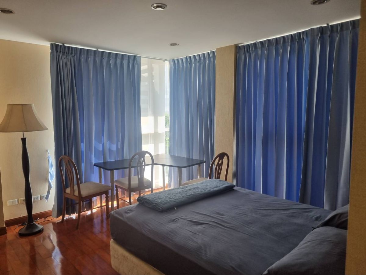 ให้เช่าคอนโดนานา : ให้เช่าคอนโดมิเนียม The Peak Residence