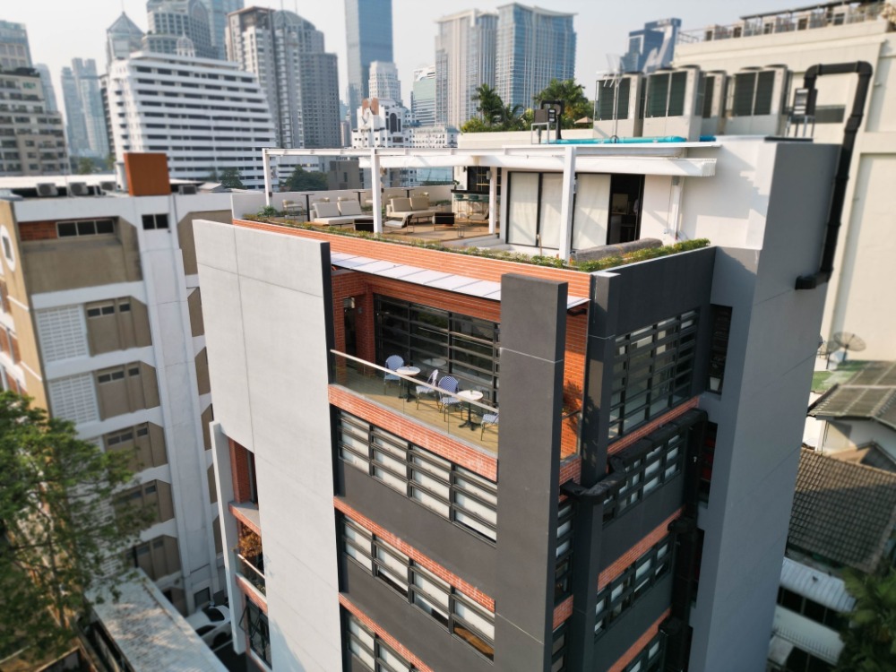 For RentRetail SpaceSukhumvit, Asoke, Thonglor : Rooftop space for RENT with fully furnished in Sukhumvit Soi 2