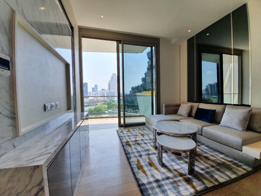 ให้เช่าคอนโดวงเวียนใหญ่ เจริญนคร : Magnolias Waterfront Residence - Luxury 1 Bed Condo for Rent!