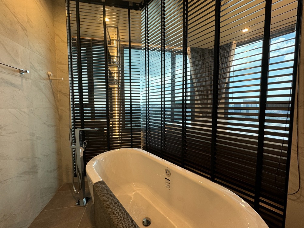 For RentCondoLadprao, Central Ladprao : 2 bedrooms, high floor, fully furnished, ready to move in