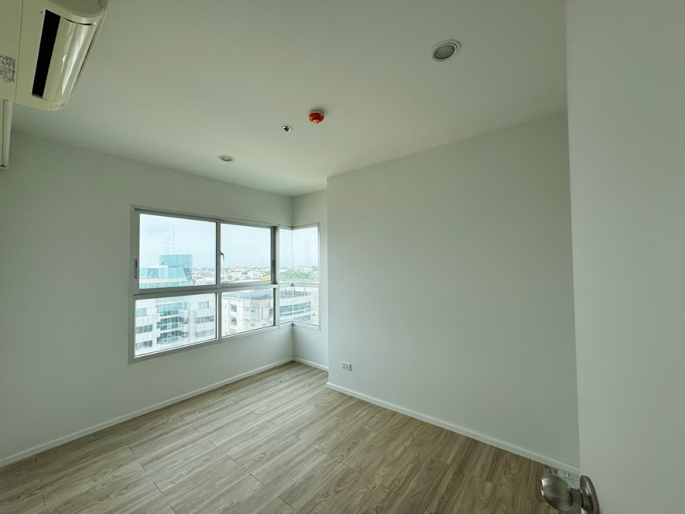 For SaleCondoRathburana, Suksawat : Issi Condo Suksawat Issi Condo Suksawat 8th floor (new room, never occupied) corner room