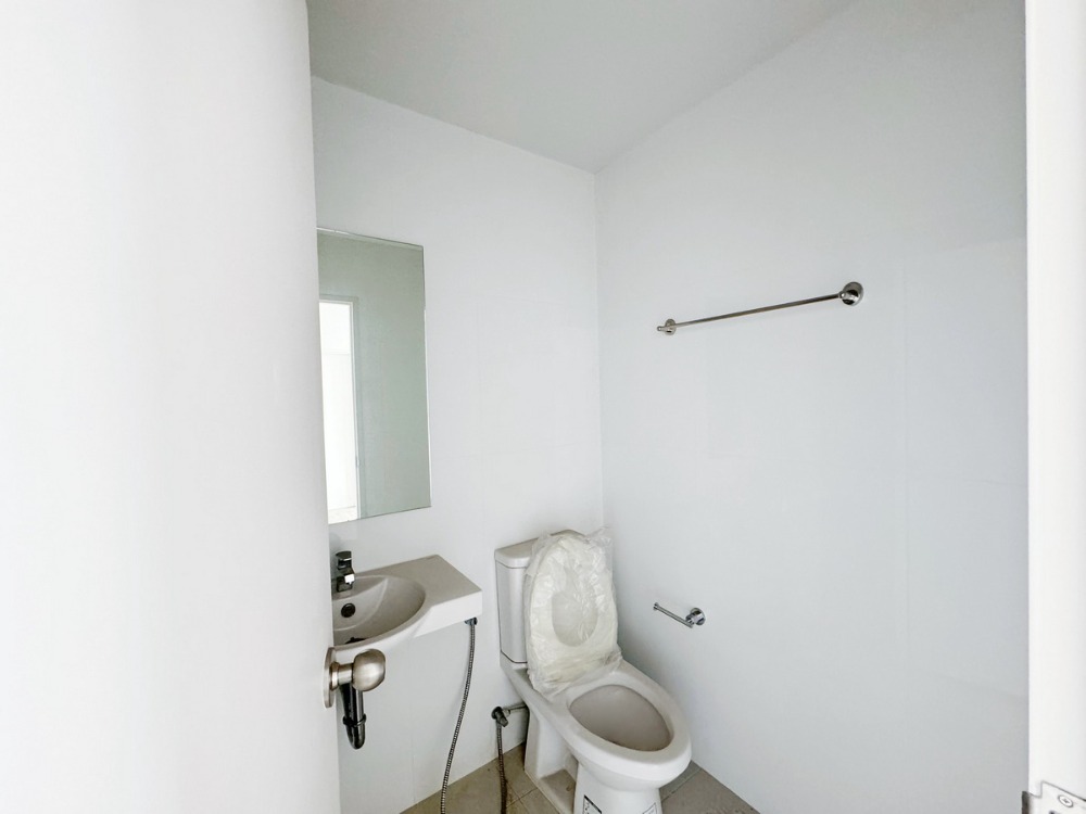 For SaleCondoRathburana, Suksawat : Issi Condo Suksawat Issi Condo Suksawat 8th floor (new room, never occupied) corner room