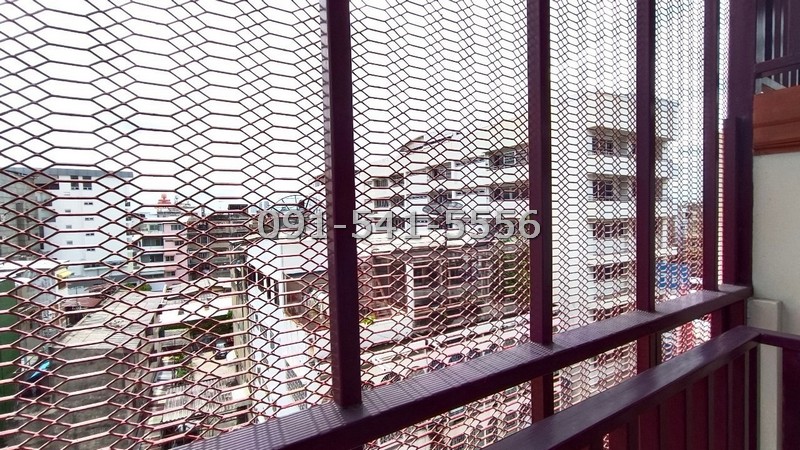 For SaleShop HouseYaowarat, Banglamphu : For sale: 3 shophouses, area 28 sq m, accommodation with rental rooms, on Soi Nak Bamrung Road, Bangkok. The building is on the roadside, convenient for travel.