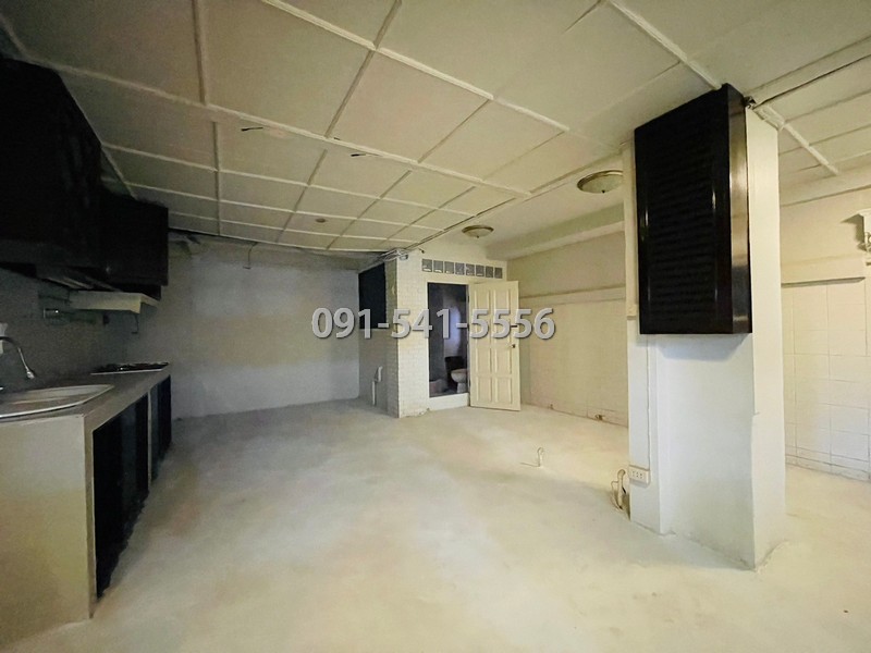 For SaleHouseSapankwai,Jatujak : 2 houses for sale in each other next to each other