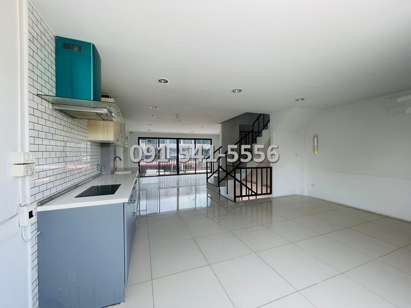 ขายอาคารพาณิชย์เลียบทางด่วนรามอินทรา : ขาย เซ้ง อาคารพาณิชย์ รามคำแหง 21 ใกล้จุดขึ้นลงทางด่วน ตึกแถว 3 ชั้น 4 คูหา พื้นที่ 154 ตรว