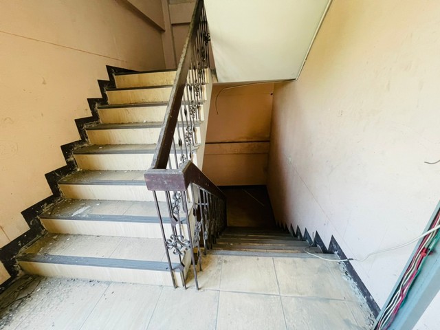 For SaleShop HouseBang Sue, Wong Sawang, Tao Pun : For sale: 4.5-storey building with roof terrace, house and land attached to the building, very good location on Prachachuen Road, convenient transportation