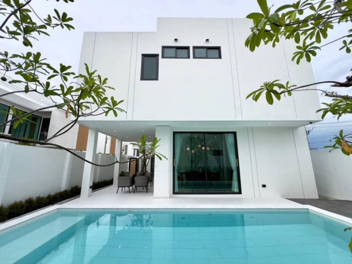 For RentHouseChiang Mai : Modern style pool villa for rent, San Phak Wan, Hang Dong, near the Royal Flora Expo, near MBIS, BCIS International.