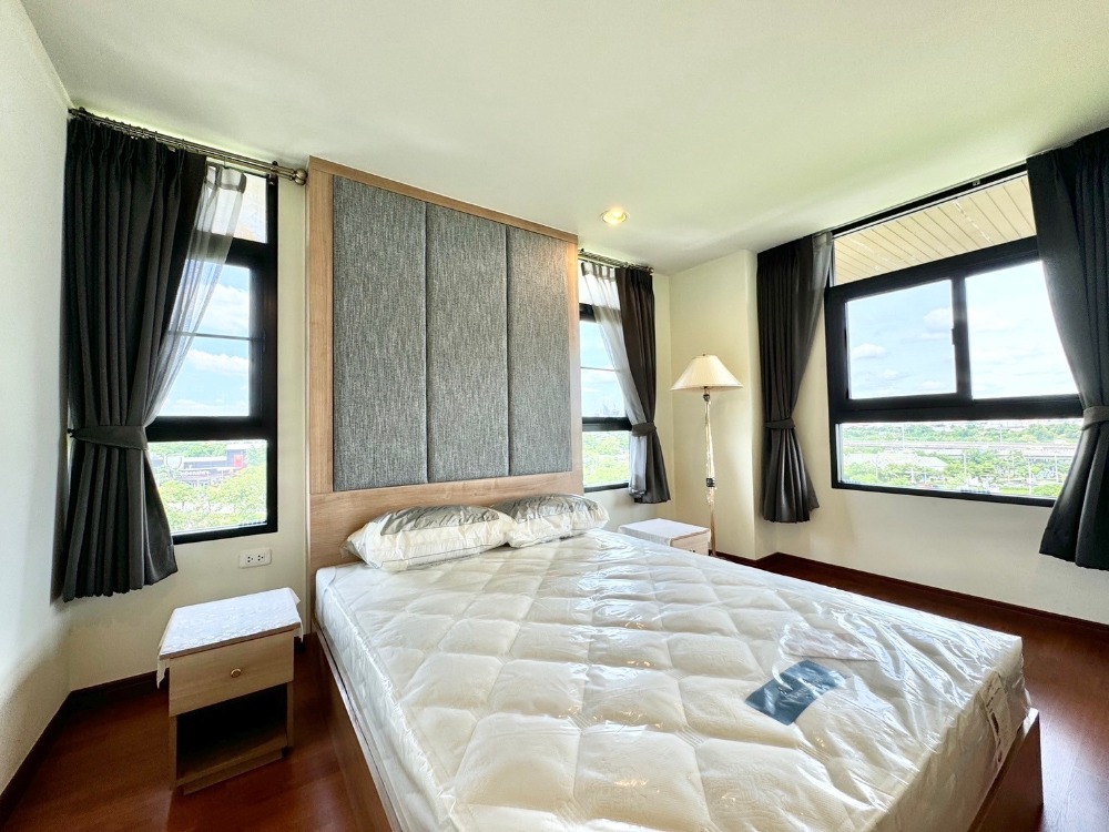 For SaleCondoKaset Nawamin,Ladplakao : Condo for sale, Baan Nawathara, Ram Intra Expressway, 2 bedrooms, 2 bathrooms, corner room, very good for renting or living in, comfortable resort style.
