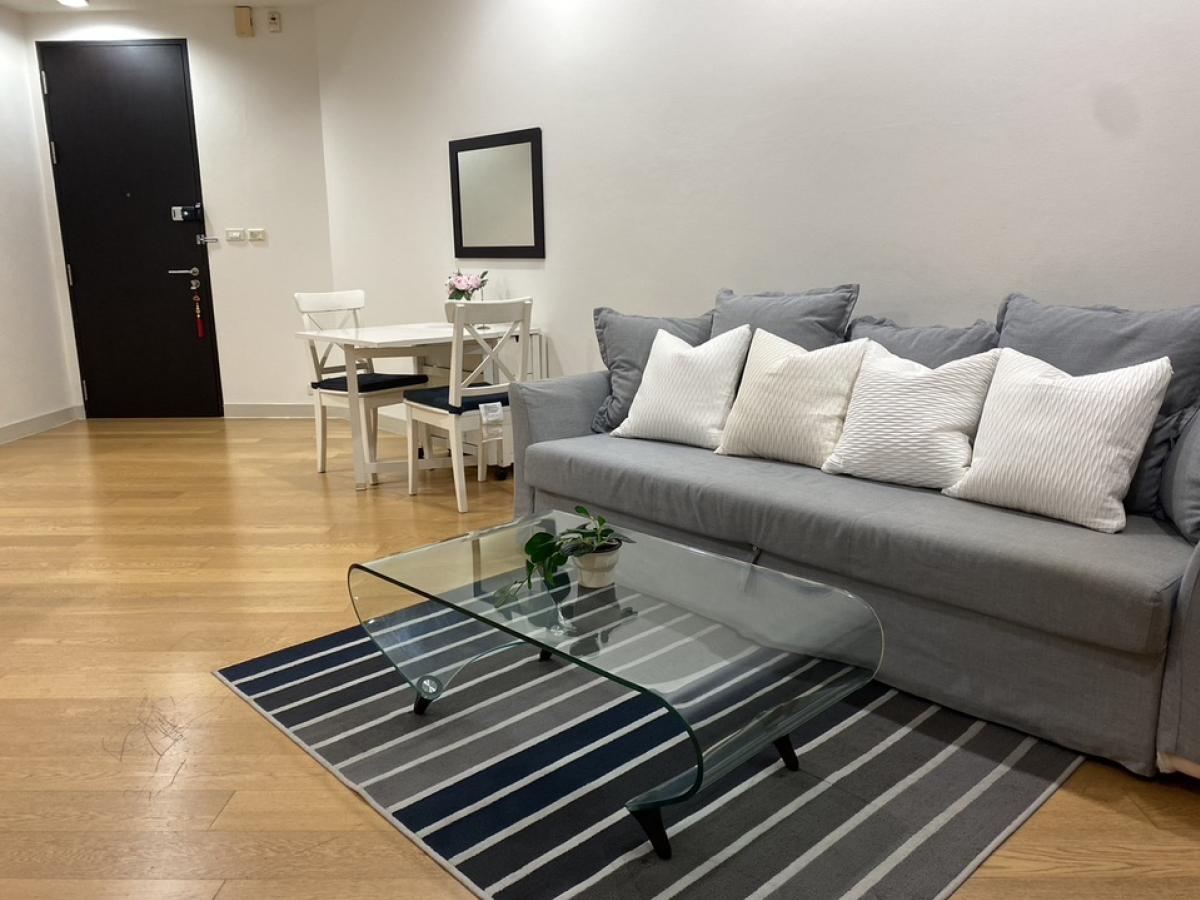 ให้เช่าคอนโดสาทร นราธิวาส : For Rent 1 bed size 62 sq.m. 37,000