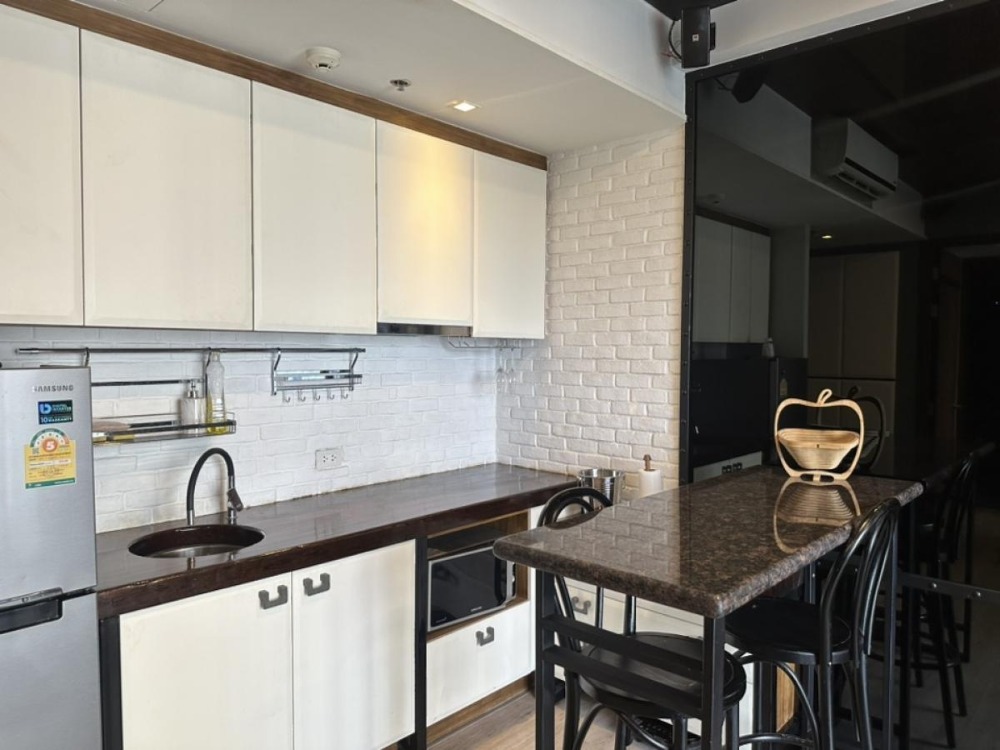 ขายคอนโดสุขุมวิท อโศก ทองหล่อ : S-TLE111 ขาย คอนโด เดอะ ลอฟท์ เอกมัย ชั้น17  วิวทิศตะวันออก 47.5ตร.ม. 1นอน 1น้ำ 8.9 ล้าน  064-959-8900