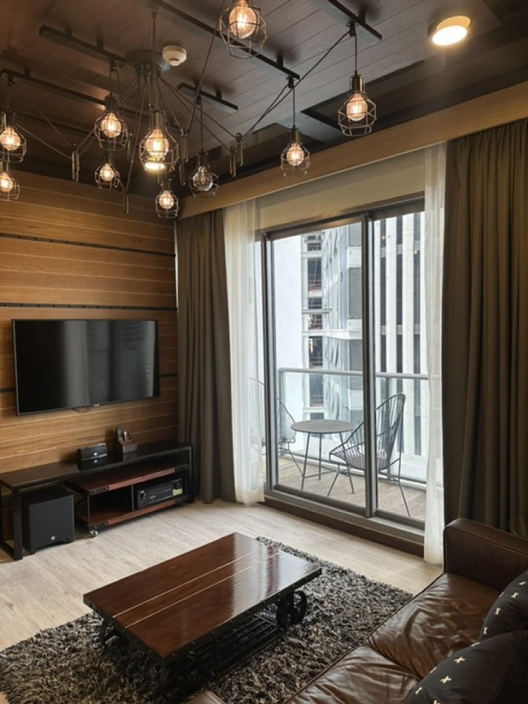 ขายคอนโดสุขุมวิท อโศก ทองหล่อ : S-TLE111 ขาย คอนโด เดอะ ลอฟท์ เอกมัย ชั้น17  วิวทิศตะวันออก 47.5ตร.ม. 1นอน 1น้ำ 8.9 ล้าน  064-959-8900