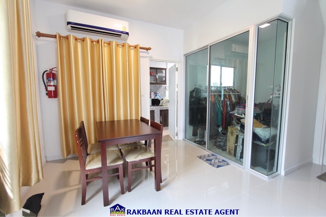 ขายทาวน์โฮมปทุมธานี รังสิต ธรรมศาสตร์ : ขายพฤกษาวิลล์ 111 รังสิต - เวิร์คพอยท์ หลังมุม (ราคาพิเศษต่ำกว่าทุน) 24.5 ตร.ว. 4 นอน ต่อเติมครัว พร้อมอยู่ ของแถมเพียบ