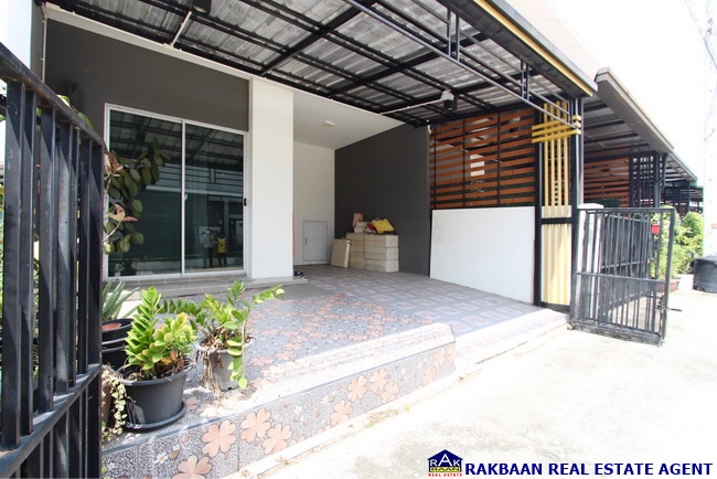 ขายทาวน์โฮมปทุมธานี รังสิต ธรรมศาสตร์ : ขายพฤกษาวิลล์ 111 รังสิต - เวิร์คพอยท์ หลังมุม (ราคาพิเศษต่ำกว่าทุน) 24.5 ตร.ว. 4 นอน ต่อเติมครัว พร้อมอยู่ ของแถมเพียบ