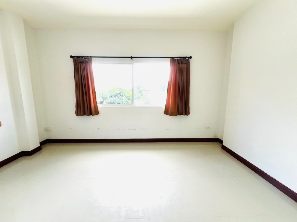 ขายบ้านมีนบุรี-ร่มเกล้า : ขาย บ้านคริสตัล ฉลองกรุง หนองจอก บ้านหลังมุม