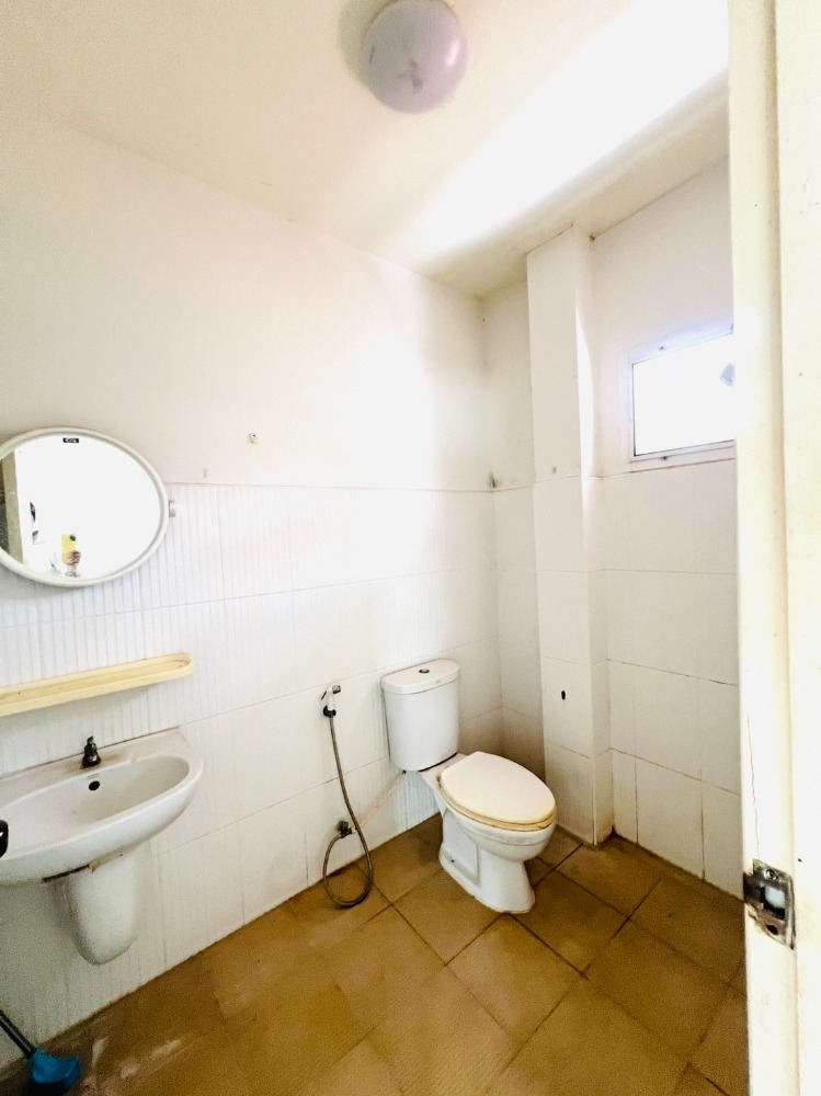 ขายบ้านมีนบุรี-ร่มเกล้า : ขาย บ้านคริสตัล ฉลองกรุง หนองจอก บ้านหลังมุม