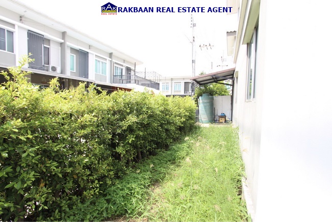 ขายทาวน์โฮมปทุมธานี รังสิต ธรรมศาสตร์ : ขายพฤกษาวิลล์ 111 รังสิต - เวิร์คพอยท์ หลังมุม (ราคาพิเศษต่ำกว่าทุน) 24.5 ตร.ว. 4 นอน ต่อเติมครัว พร้อมอยู่ ของแถมเพียบ