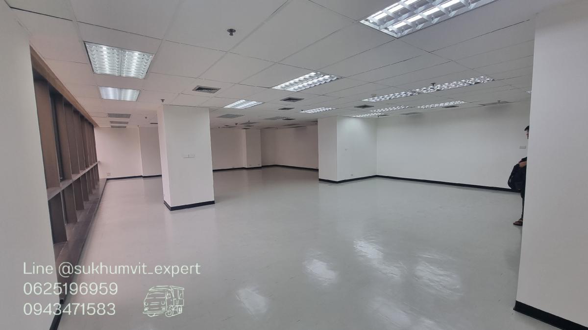 For RentOfficeSukhumvit, Asoke, Thonglor : Asoke, good location, office for rent, 145 sq m, 4th floor, beautiful view, good price 650 baht/sq m.
