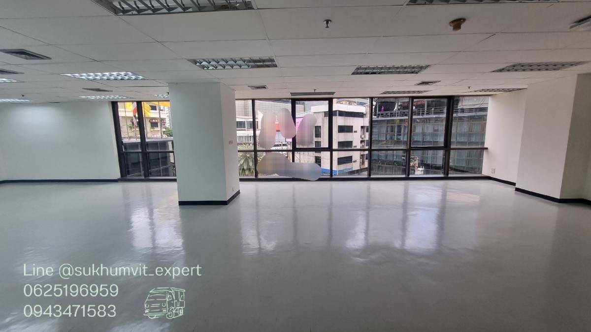 For RentOfficeSukhumvit, Asoke, Thonglor : Asoke, good location, office for rent, 145 sq m, 4th floor, beautiful view, good price 650 baht/sq m.