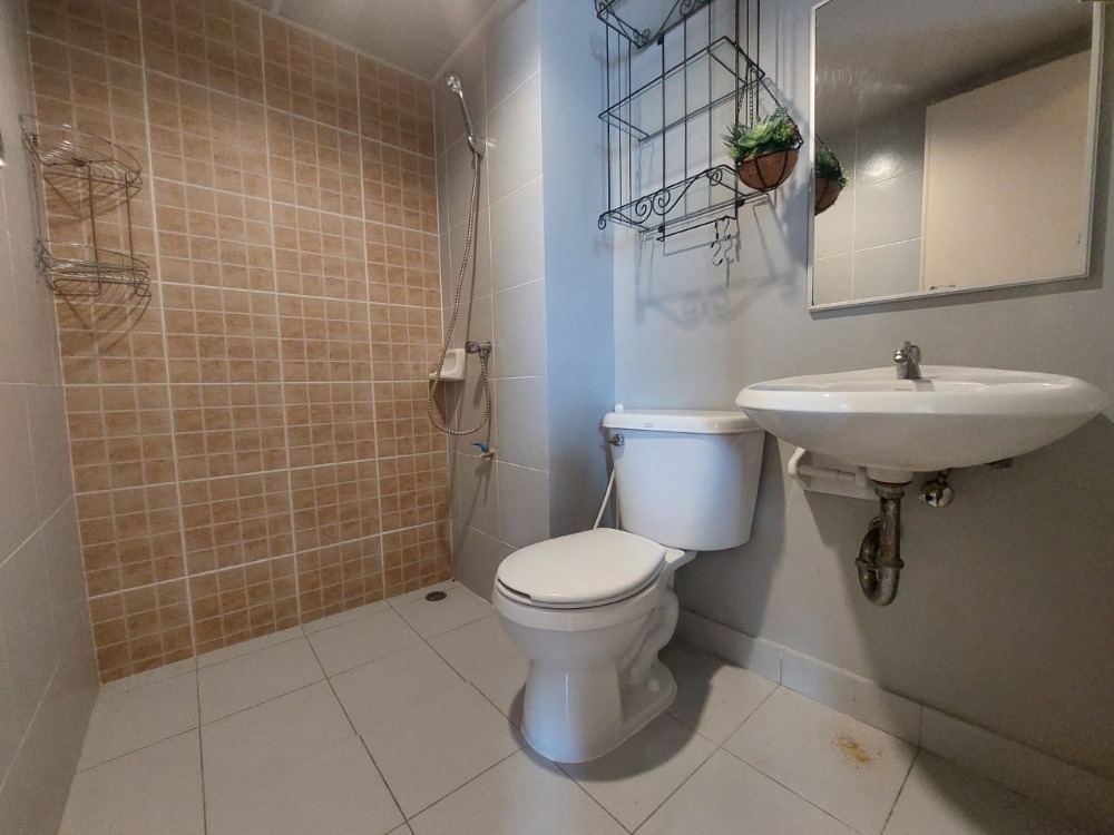 For RentCondoSamut Prakan,Samrong : For rent: Lumpini Mix Theparak - Srinakarin, 2 bedrooms, corner room, near the Yellow Line BTS