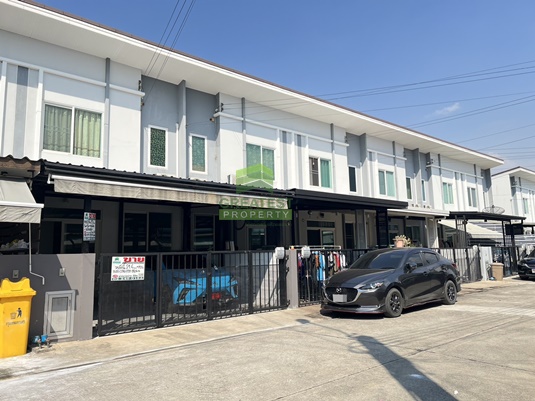 For SaleTownhomePhutthamonthon, Salaya : Urgent sale, 2-storey townhouse, area 21.60 sq m., Gusto Village Petchkasem-Taweewattana (Gusto Petchkasem-Taweewattana), good location, newly renovated, ready to move in
