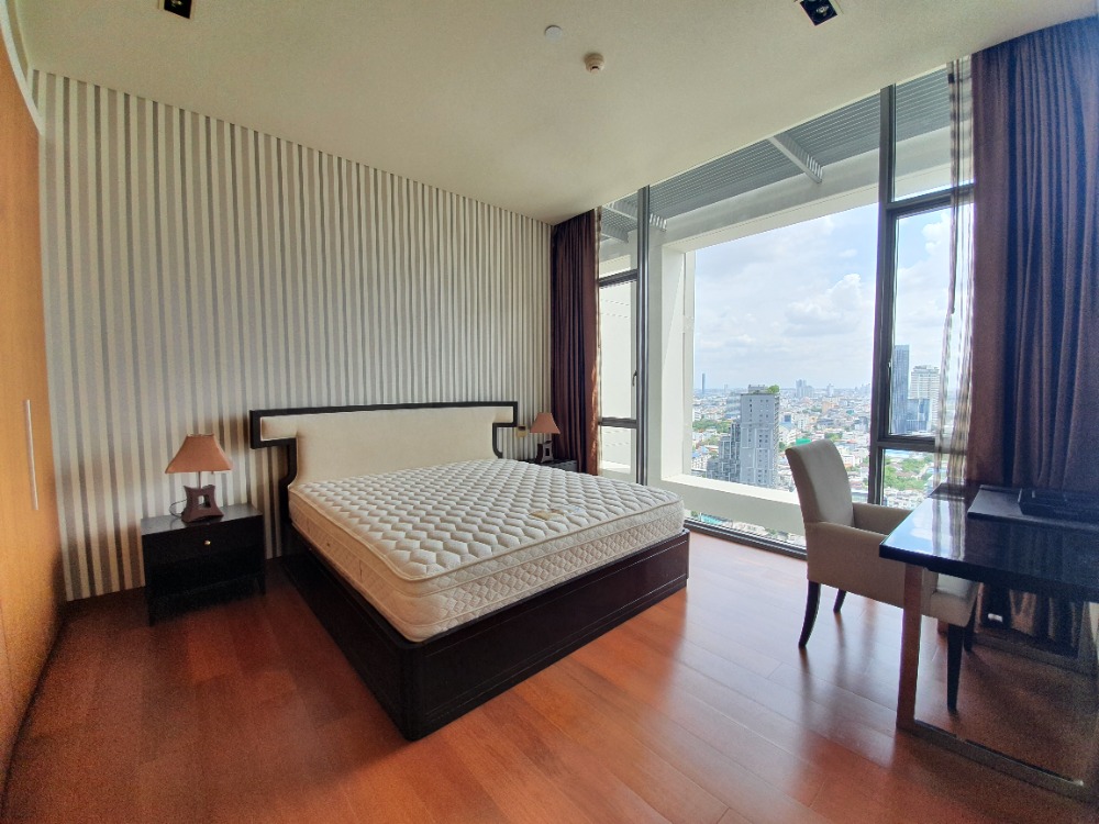 For RentCondoSathorn, Narathiwat : ✨ 👍For rent!! Sukhothai Residences, 3 bedrooms, wide balcony, high floor, beautiful city view, near BTS Sala Daeng, ready to move in