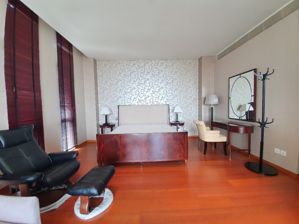 For RentCondoSathorn, Narathiwat : ✨ 👍For rent!! Sukhothai Residences, 3 bedrooms, wide balcony, high floor, beautiful city view, near BTS Sala Daeng, ready to move in