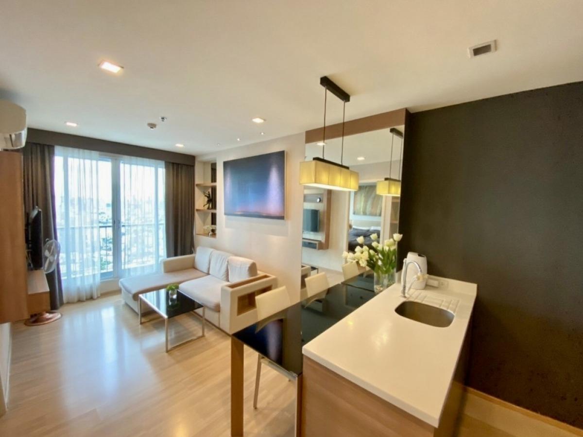 ขายคอนโดสะพานควาย จตุจักร : ขายราคาดี Rhythm Phahol-Ari (1bad1bath/45 Sqm.) ชั้นสูง วิวโล่งสุดๆ เพียง 4.79 ล้านเท่านั้น Tel.0806265693 แบมค่ะ