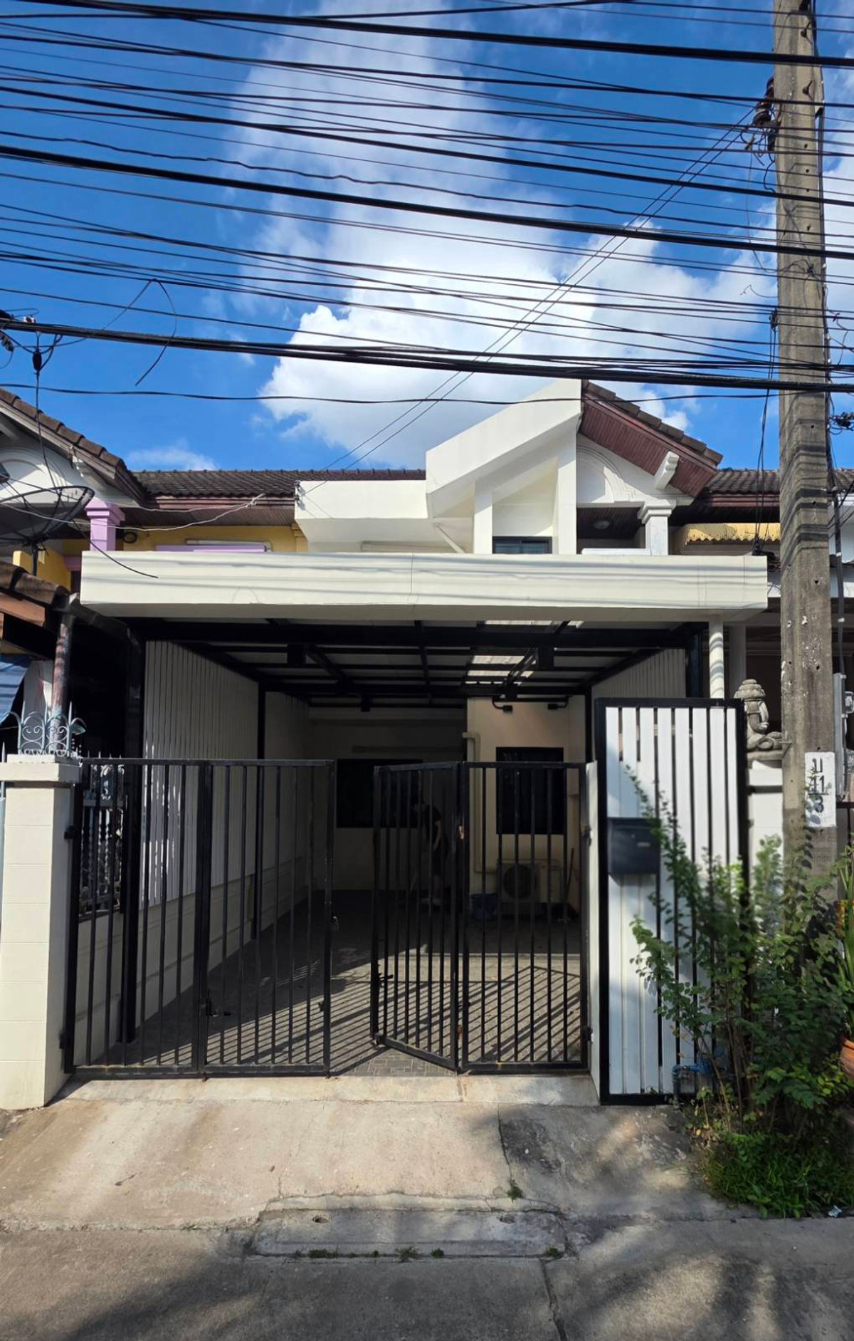 ให้เช่าทาวน์โฮมบางนา แบริ่ง ลาซาล : ให้เช่าทาวน์โฮม โซนสรรพาวุธ-บางนา ใกล้ ตลาดสี่แยกบางนา เพียง 2 นาที