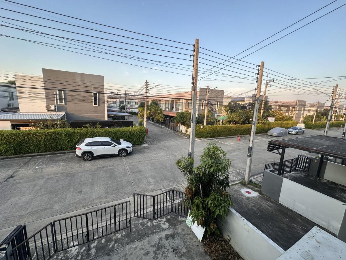 For SaleTownhomePathum Thani,Rangsit, Thammasat : For Sale Townhouse/Townhome  , The Colors Rangsit-Klong 4 , Lat Sawai , Lam Luk Ka , Pathum Thani , CX-147758