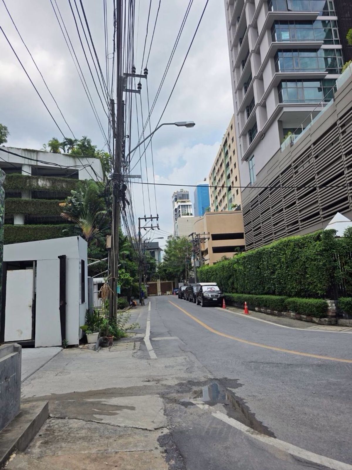 ขายที่ดินสุขุมวิท อโศก ทองหล่อ : ที่ดินสุขุมวิท 59 พื้นที่ 429 ตรว. สำหรับโครงการ High Rise 600 ม. จาก BTS ทองหล่อ สามารถสร้างอาคารสูงที่มีความสูงกว่า 200เมตร