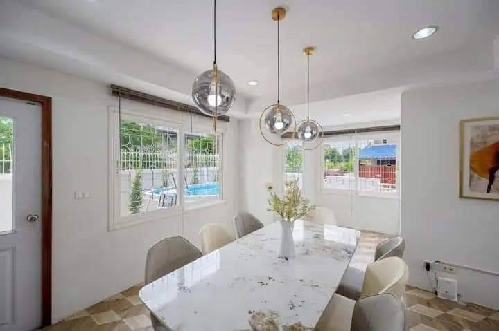 ให้เช่าบ้านลาดพร้าว เซ็นทรัลลาดพร้าว : ให้เช่า!!! บ้านสไตล์ Pool villa ย่านรัชดา/ห้วยขวาง ใกล้รร.นานาชาติหลายแห่ง ใกล้รถไฟฟ้าเดินทางสะดวก พร้อมเข้าอยู่