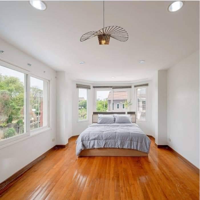 ให้เช่าบ้านลาดพร้าว เซ็นทรัลลาดพร้าว : ให้เช่า!!! บ้านสไตล์ Pool villa ย่านรัชดา/ห้วยขวาง ใกล้รร.นานาชาติหลายแห่ง ใกล้รถไฟฟ้าเดินทางสะดวก พร้อมเข้าอยู่