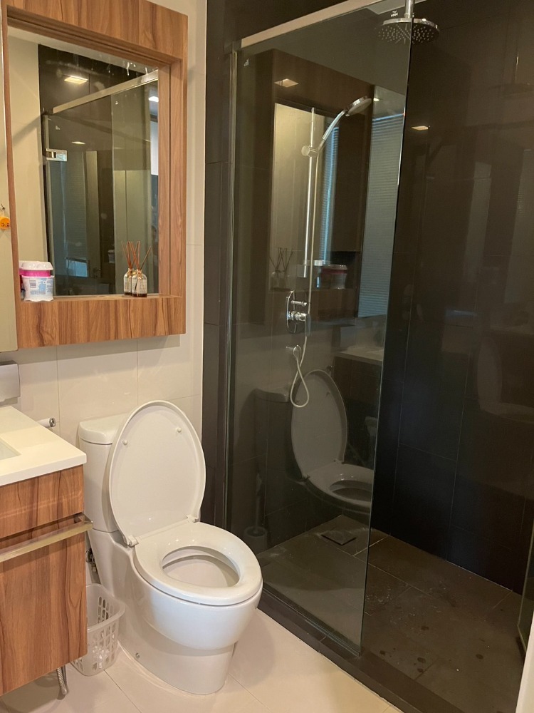 ขายคอนโดสุขุมวิท อโศก ทองหล่อ : ขายคอนโด เวีย สุขุมวิท 31 เฟอร์ครบ วิวสวน ห้องหัวมุม  ตกแต่งครบ (S15-22220)