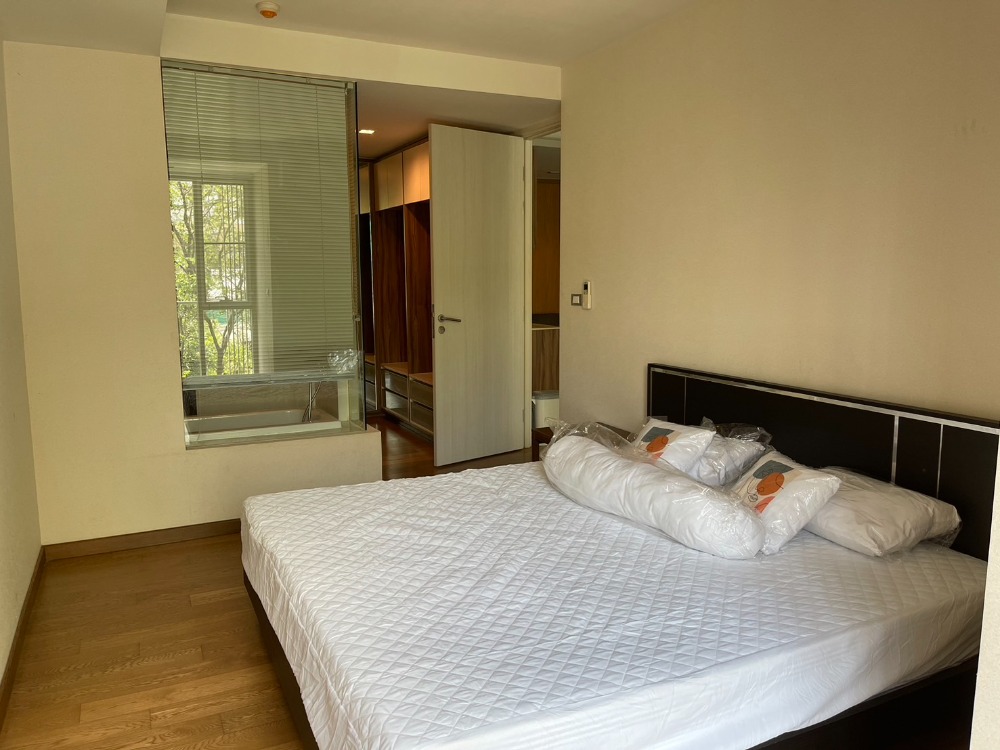 ขายคอนโดสุขุมวิท อโศก ทองหล่อ : ขายคอนโด เวีย สุขุมวิท 31 เฟอร์ครบ วิวสวน ห้องหัวมุม  ตกแต่งครบ (S15-22220)