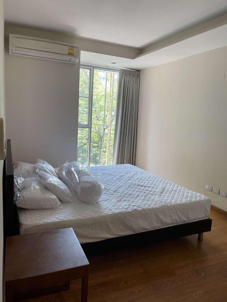 ขายคอนโดสุขุมวิท อโศก ทองหล่อ : ขายคอนโด เวีย สุขุมวิท 31 เฟอร์ครบ วิวสวน ห้องหัวมุม  ตกแต่งครบ (S15-22220)