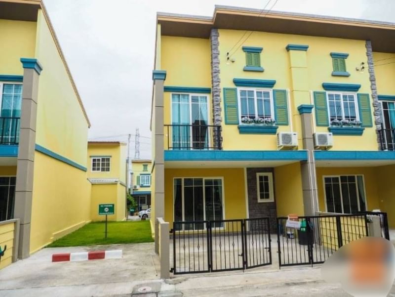 For RentTownhomePattaya, Bangsaen, Chonburi : House for rent in Sriracha, 4 bedroom townhouse, Golden Town Sriracha-Kao Kilo